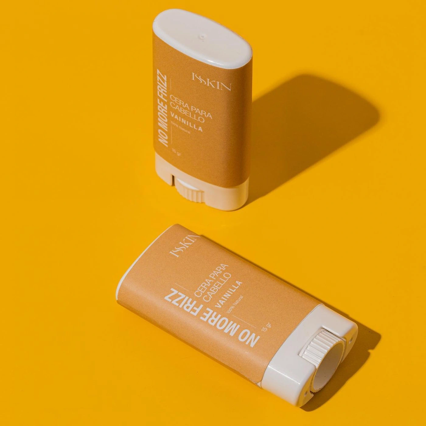 Barra Isskin “No more frizz” sobre amarillo
